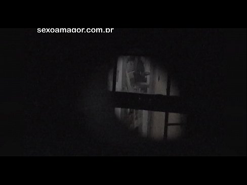 ❤️ Blondýnka se nechá tajně natáčet šmírákem ze sousedství schovaným za dutými cihlami. ❤ Šukání video u nás ❌️