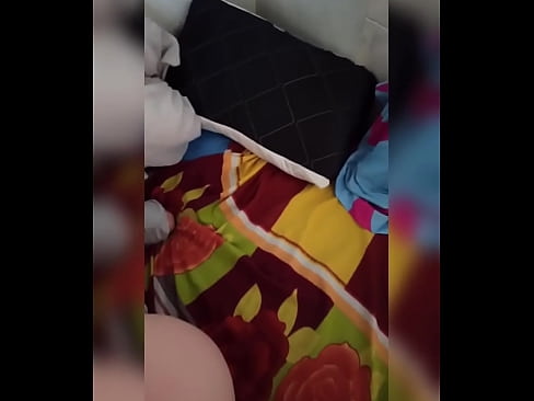 ❤️ Moje spolubydlící zůstává doma sama, protože její manžel jede na dovolenou a já využívám příležitosti, abych ji ošukal a naplnil jí prdelku mlékem. ❤ Šukání video u nás ❌️
